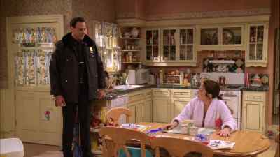 £­ Oh hi, Robert.
£­ Hey, is Ally here? - Everybody Loves Raymond