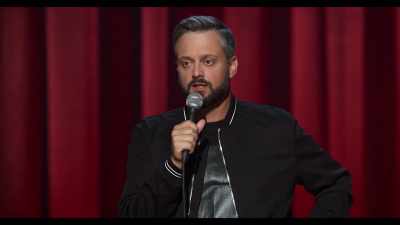 - "Pourquoi le soleil est chaud ?"
- "Parce qu'il brûle." - Nate Bargatze: The Tennessee Kid