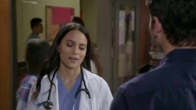 Powdered donuts for lunch, huh?
[pager beeping] - Diagnosis Delicious