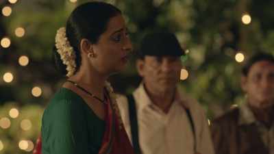 'Prajakta, give me the bag' - Posham Pa