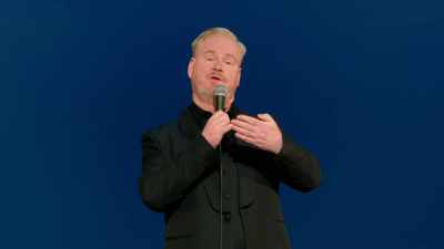 "Pregador antivacina morre com COVID." - Jim Gaffigan: Dark Pale