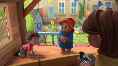 -Pretend, Paddington!
-Yes. Sorry. - The Adventures of Paddington