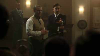 Pretend you're singing
to your kid, - The Last Tycoon