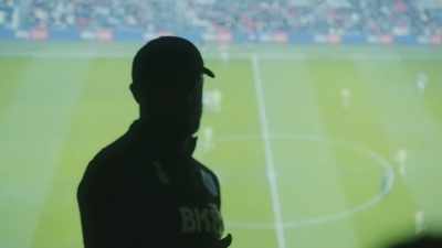 Pretending to go right,
turning, going left - Mission to Burnley