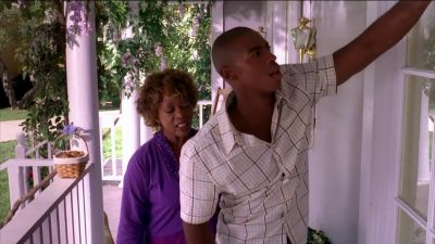PRETENDING
YOUR FATHER'S DEAD? - Desperate Housewives