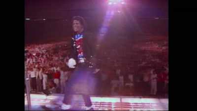 ♪ Pretty young thing ♪ - Thriller 40