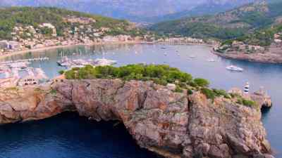 - Previously,
on "Below Deck Med"... - Below Deck Mediterranean