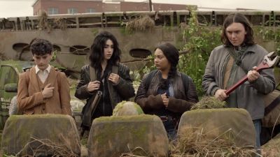 Previously on “The Walking
Dead: World Beyond“... - The Walking Dead: World Beyond
