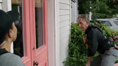 PRIDE:
Got signs of a struggle. - NCIS: New Orleans