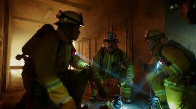 Primary search.
You two go left, - NCIS: Los Angeles