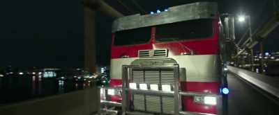 Prime feels like it's his
fault we've been stranded here, - Transformers: Rise of the Beasts