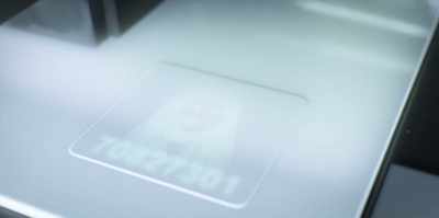 Print one layer in
white blacklight ink, - Fakes