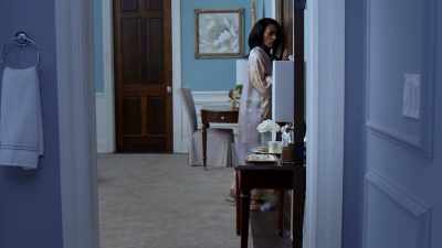 Priscilla: Look. Can we talk?
Let's go in the kitchen. - Tyler Perry's The Oval