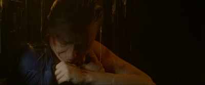 [Prisoner 371113] Love
is heavy and light... - Box: Metaphor