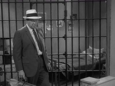 PRISONER UNGUARDED. - The Andy Griffith Show