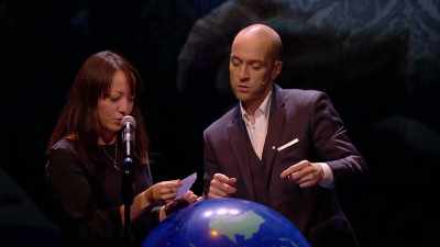 -Private, court, blender.
-[laughter] - Derren Brown: Miracle