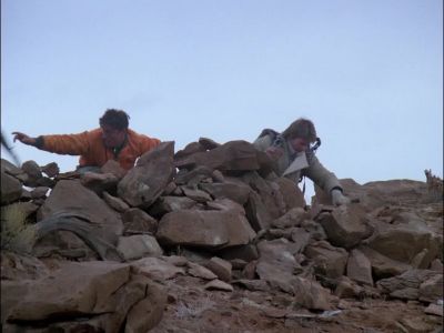 PRlSONER: What are you doing? - MacGyver