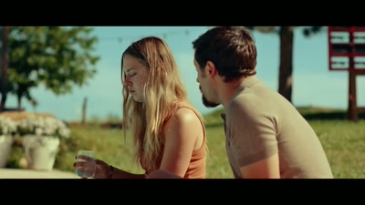 - Proč?
- No… - The Awkward Weekend