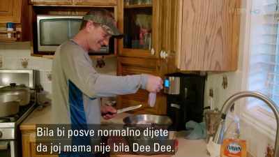 Probabilmente sarebbe
stata una ragazza - Mommy Dead and Dearest