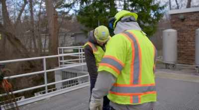 -Probably this one?
-For the vac tube? Yeah. - Sewer Divers