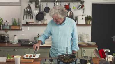 [producers
speaking indistinctly] - James May: Oh Cook!