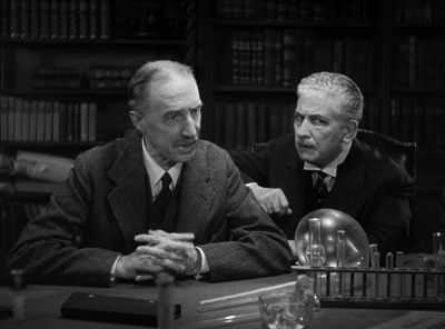 Professor Van Helsing - Dracula