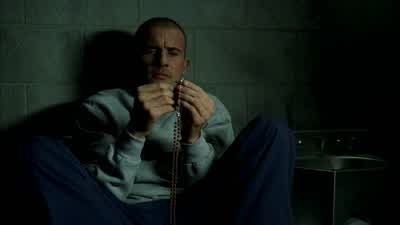 Protesters: Thou shalt not kill! - Prison Break