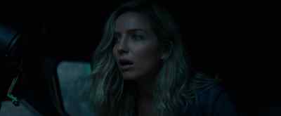 Pull her back! - The Mummy