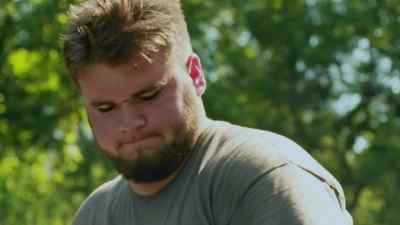 Pull him back. - Swamp People