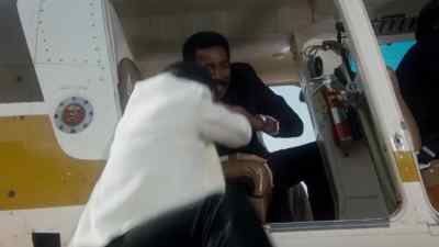 Pull me in, Jeffrey! Pull me in! - Hooper