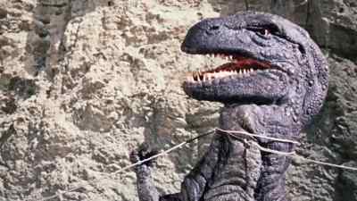 Pull on that rope! All the way! - The Valley of Gwangi