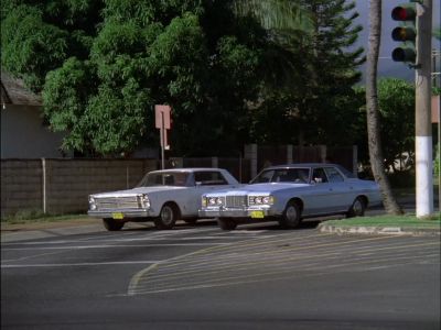 PULL OVER. POLICE. - Hawaii Five-O