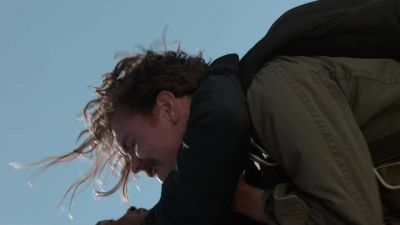 Pull the cord, Riggs! - Lethal Weapon