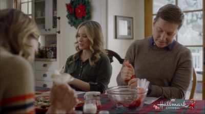 Pull up a chair and get yourself
a gingerbread man. - Reunited at Christmas
