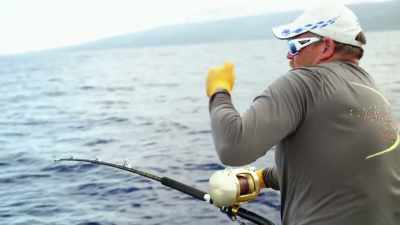 Pull up, it pulls the fish up, - Deadliest Catch: Bloodline