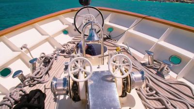 - Pulling up the anchor - Below Deck