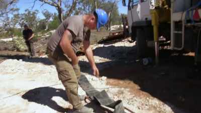 Pumping air into hole is vital. - Outback Opal Hunters