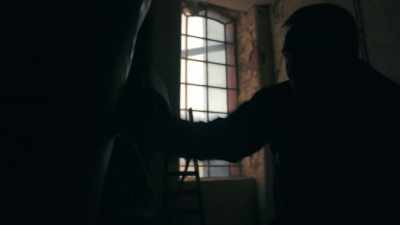 (punches thumping) - Liverpool Narcos