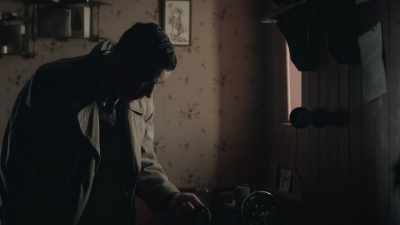 (Pund) Why, then, did
your mother keep the collar - Magpie Murders