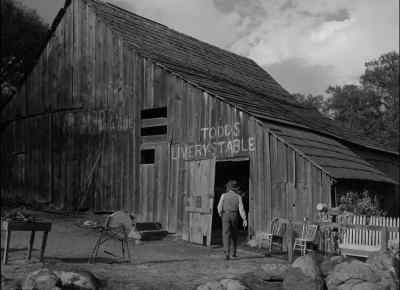 Put a saddle on him, Kane.
Go on, saddle him up. - High Noon