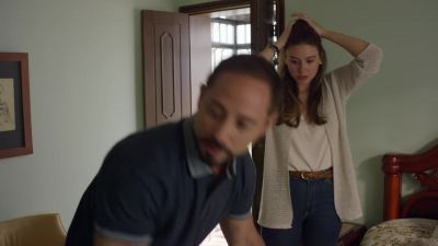 Put all the clothes you want to take
on the bed. - Narcos