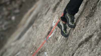 Put your feet
in the right place - Edge of the Earth