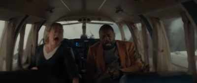 - Put your hands behind your head!
- Okay! - The Mountain Between Us