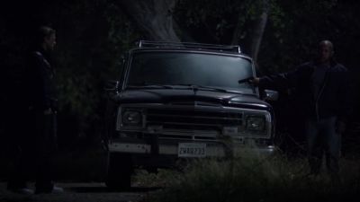 Put your hands on the hood. - Sons of Anarchy