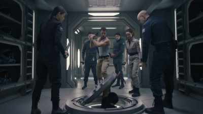 - Put your hands up, right now! Right now!
- Whoa, whoa, whoa! - The Ark