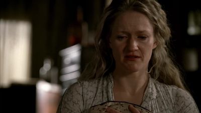 - Put her in?
- Don't I want to put my dress on her first, - Deadwood