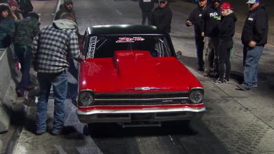 - Put it in low, put it in low. - It's in first! - Street Outlaws: America's List