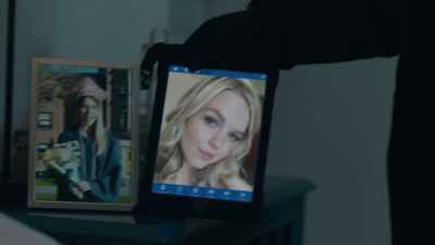 Put it next to that picture.
- They could be sisters. - FBI: Most Wanted