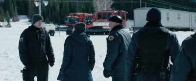 - Put the fucking gun down!
- (OVERLAPPING SHOUTING) - Wind River