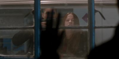 Put the gun down. All right. No. - Silent Witness